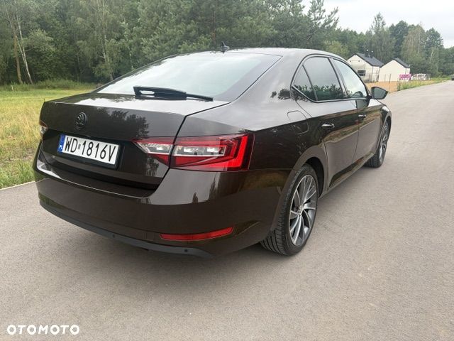 Skoda Superb 2.0 TDI L&K DSG - 6