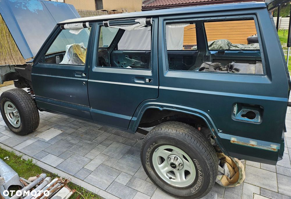 Jeep Cherokee - 2