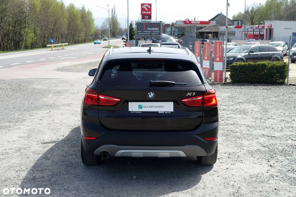 BMW X1 xDrive18d Sport Line - 6