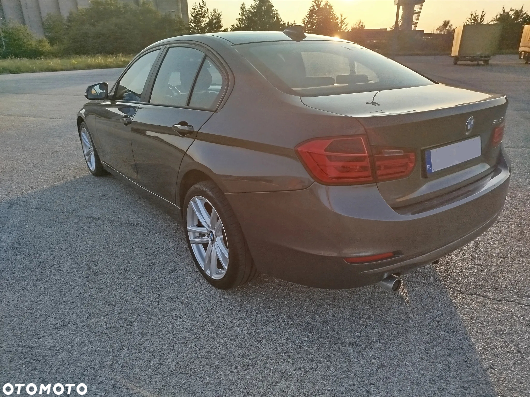 BMW Seria 3 318d - 4