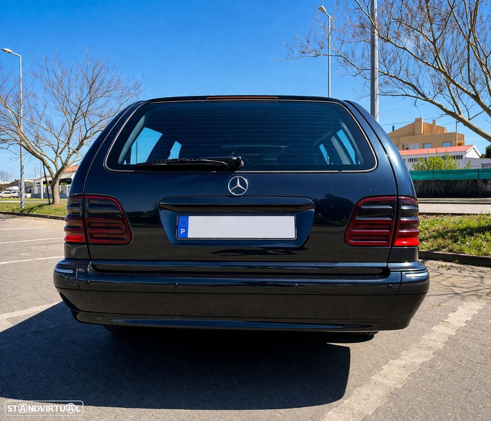 Mercedes-Benz E 220 CDI Avantgarde - 3