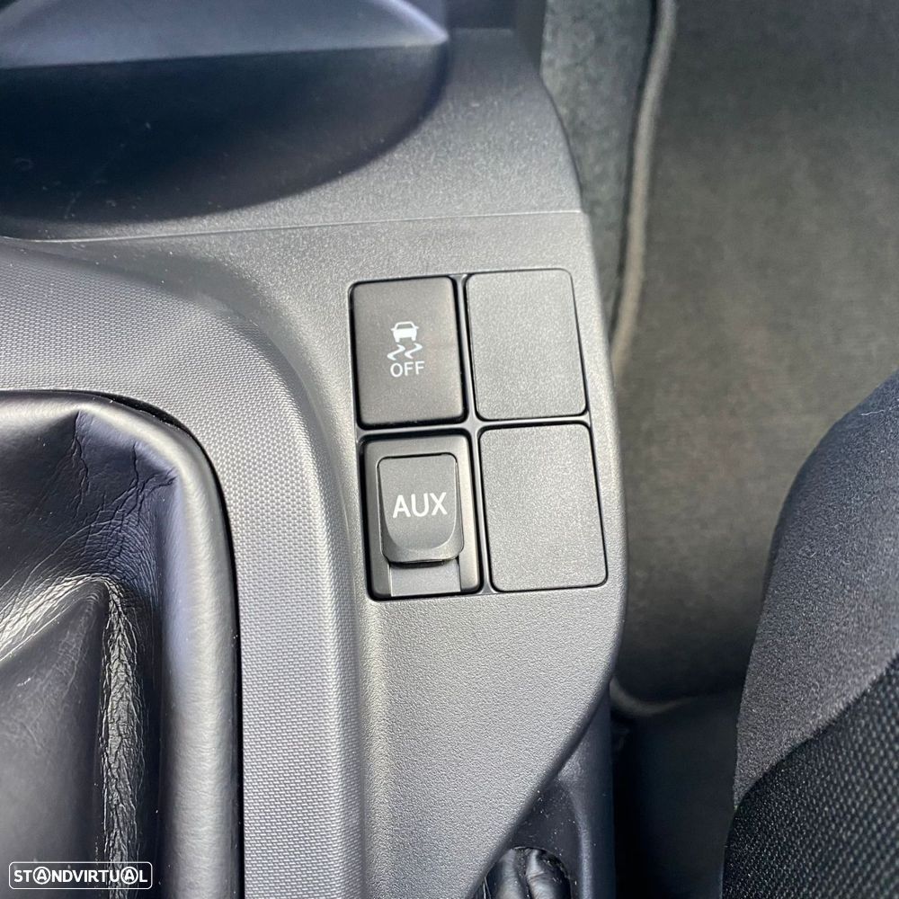 Toyota iQ 1.0 VVT-i 2 - 30