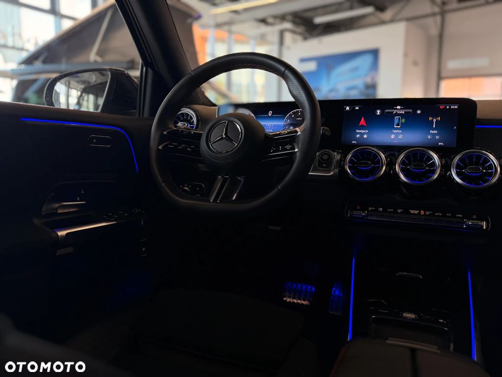 Mercedes-Benz GLB 200 AMG Line 7G-DCT - 10