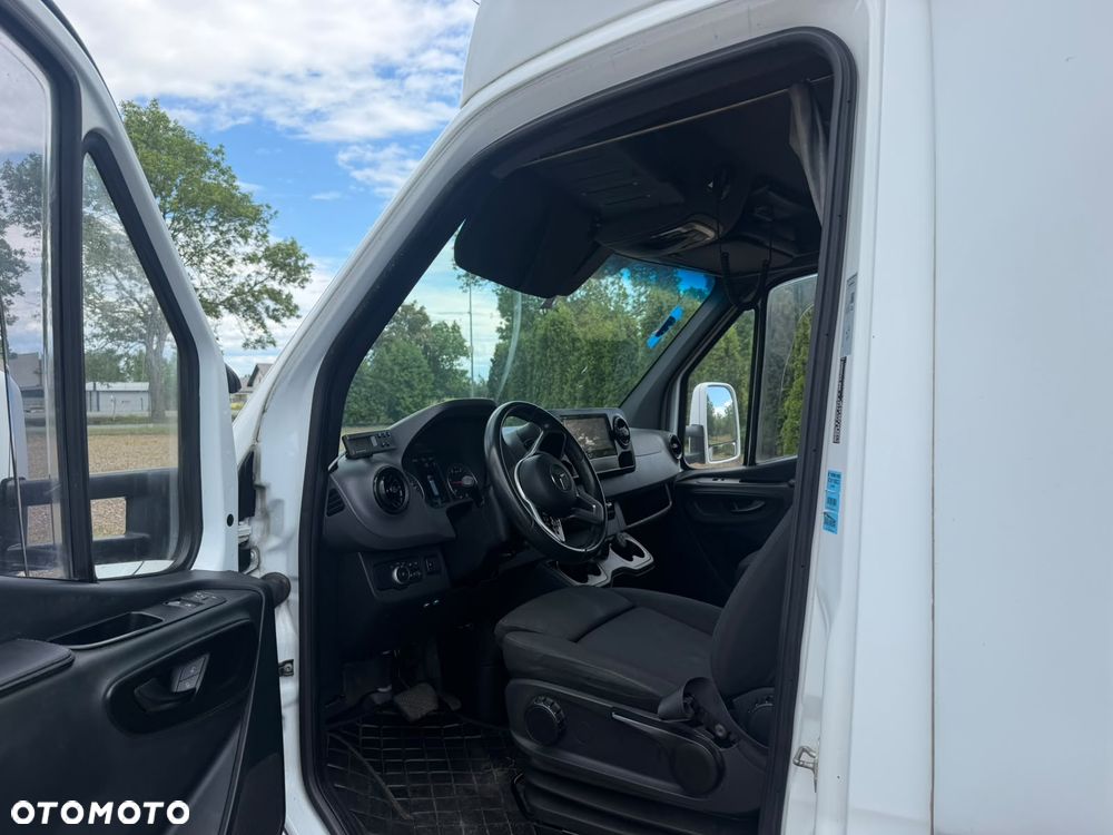 Mercedes-Benz Sprinter 907 319 3.0 V6 CDI - 13