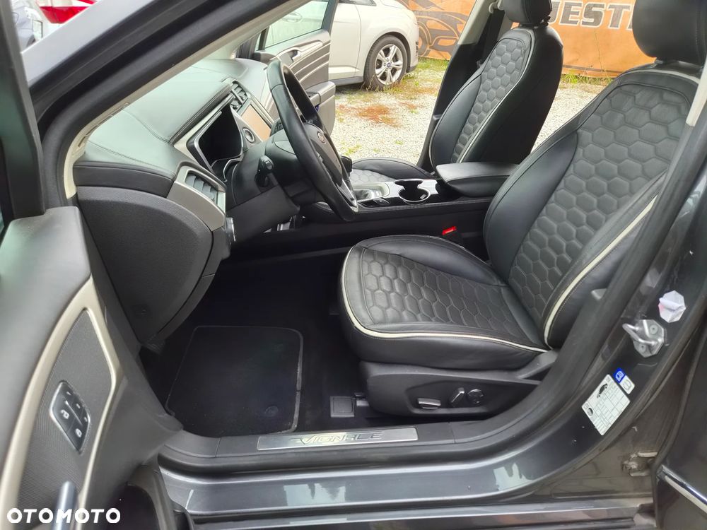 Ford Mondeo 2.0 TDCi STart-Stopp Vignale - 23