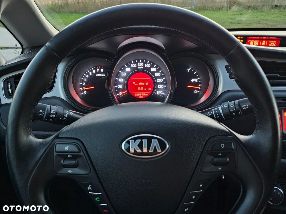 Kia Ceed 1.4 CVVT Fifa World Cup Edition - 21