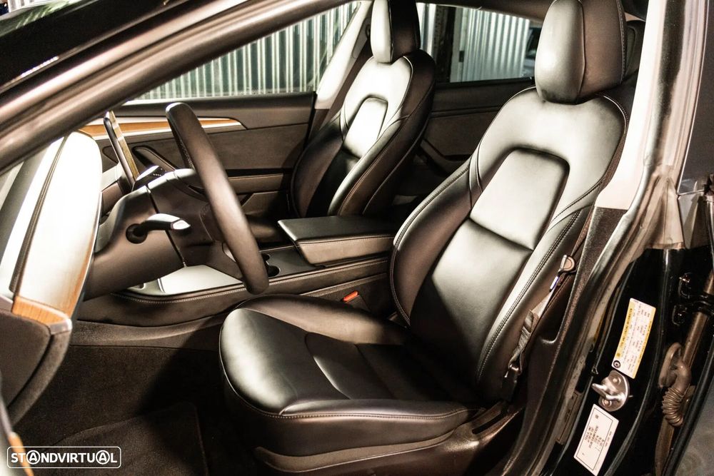 Tesla Model 3 - 30