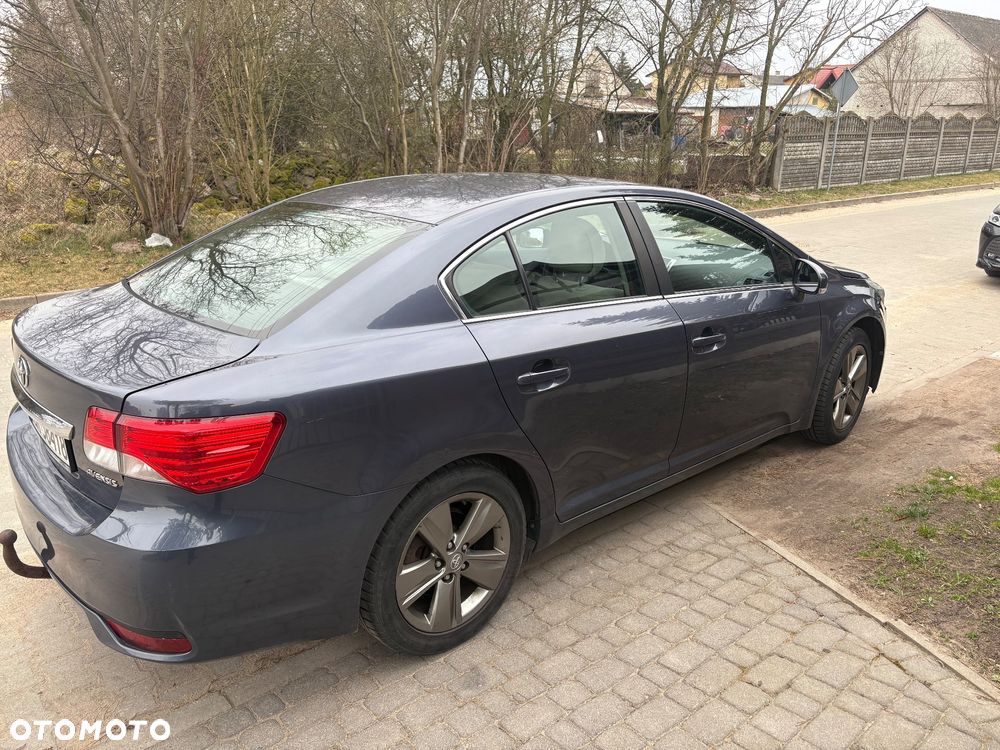 Toyota Avensis 2.0 Premium MS - 3