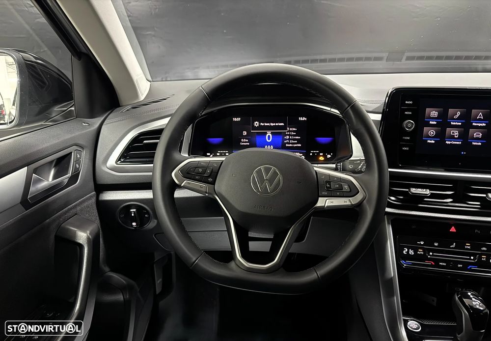 VW T-Roc 1.5 TSI Urban DSG - 12