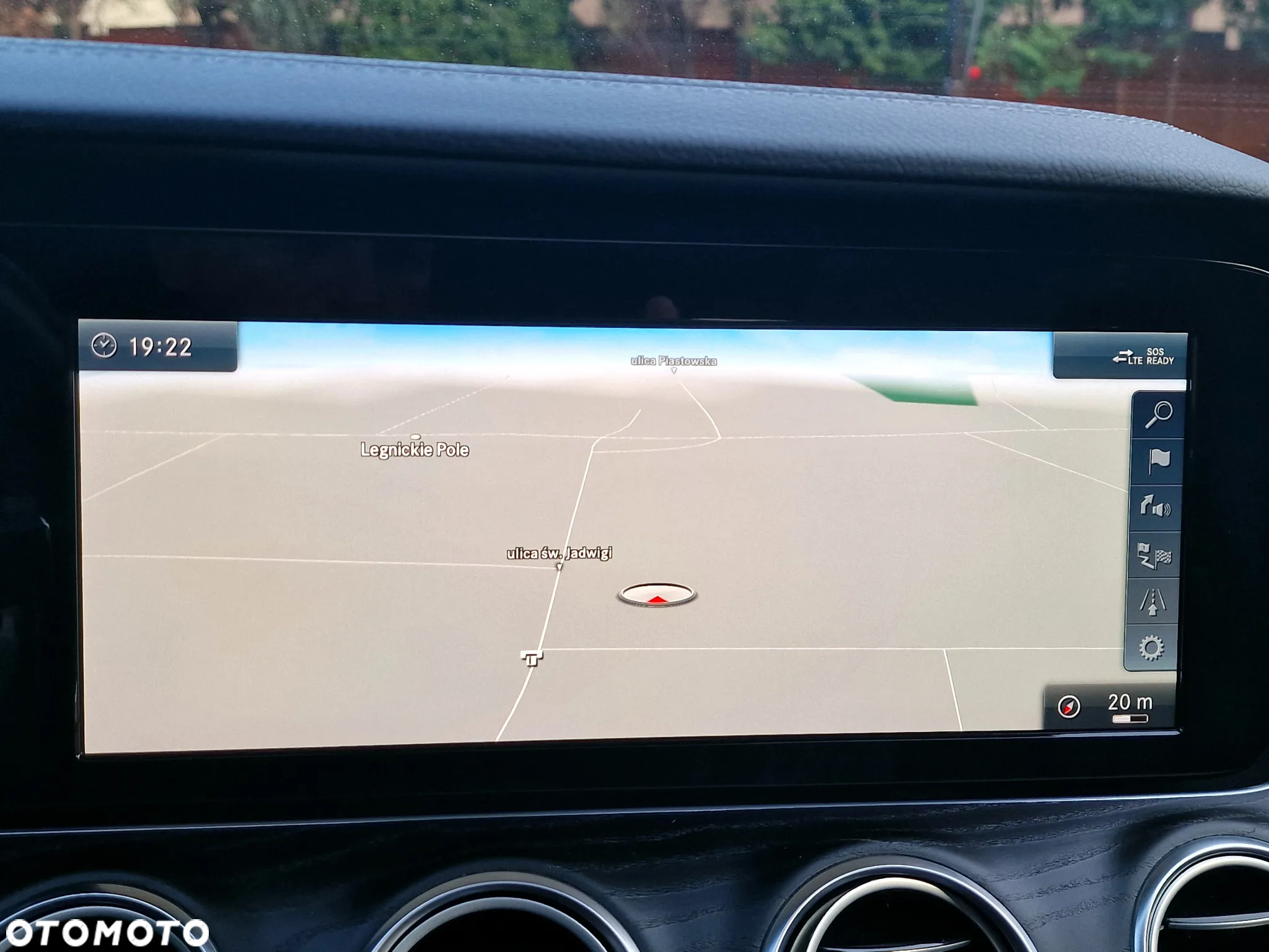 Mercedes-Benz Klasa E 220 d 4-Matic 9G-TRONIC - 23