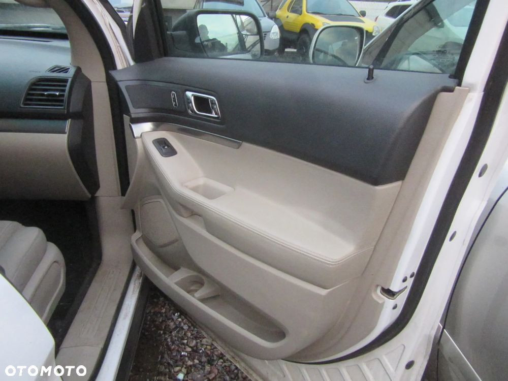 KANAPA FOTELE BOCZKI 7 osób Ford Explorer V 2013 r. - 9