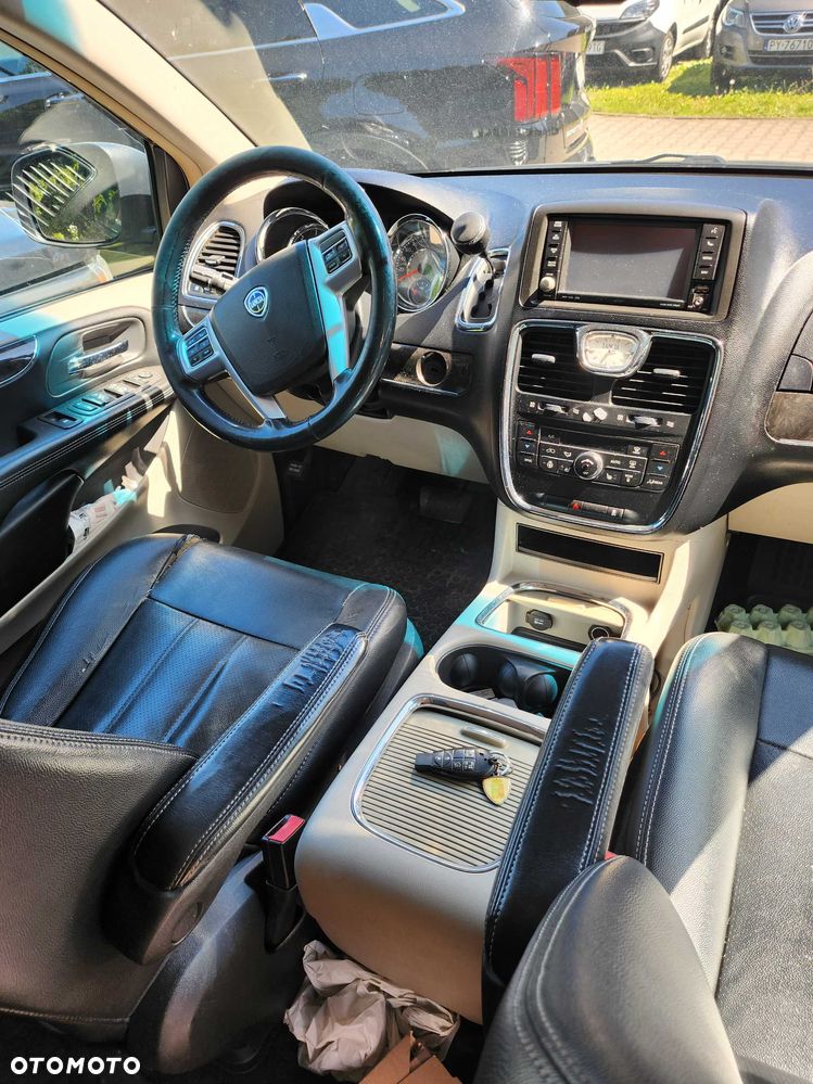 Lancia Voyager - 6