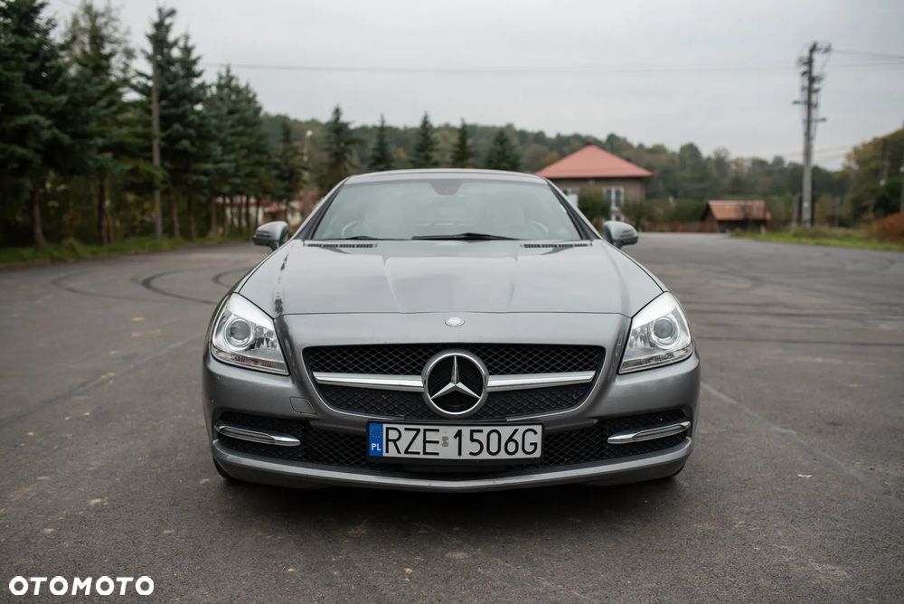 Mercedes-Benz SLK 250 (BlueEFFICIENCY) 7G-TRONIC - 4