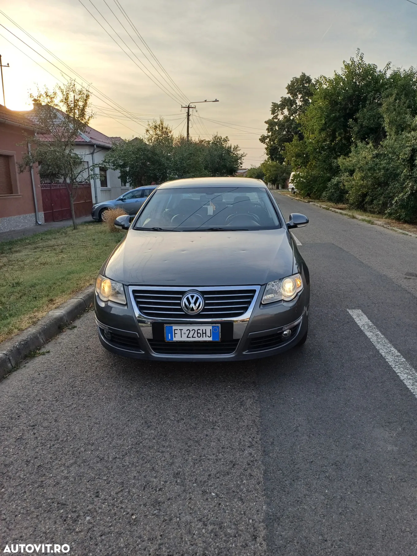 Volkswagen Passat 1.6 FSI Highline - 3