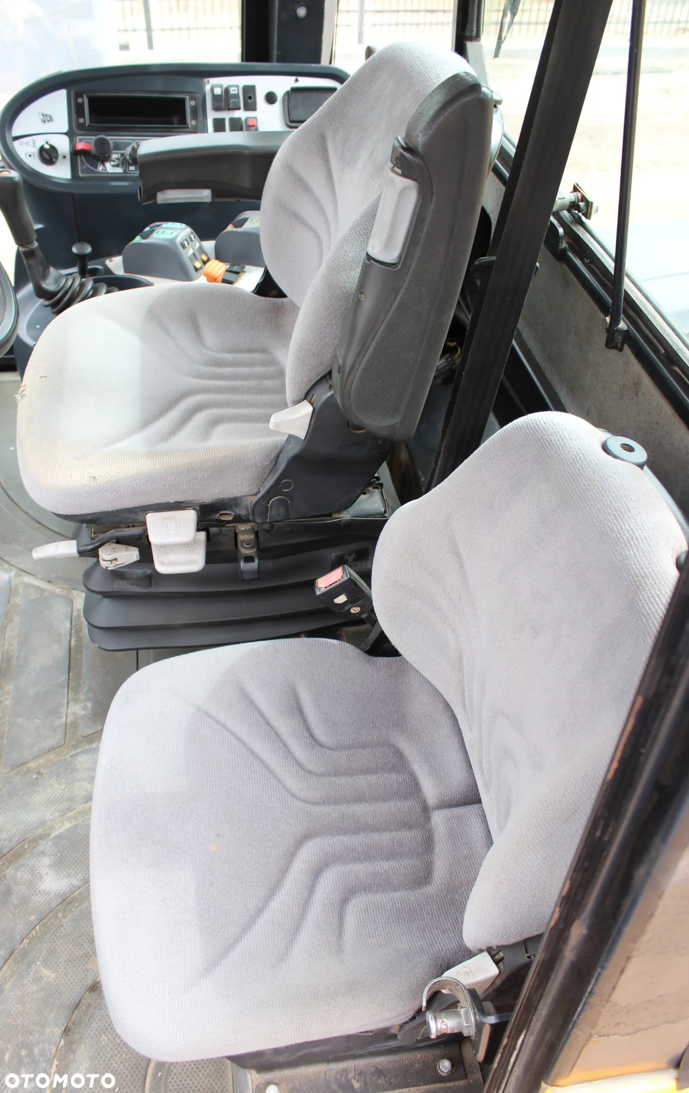 JCB Fastrac 3230 Plus - 8