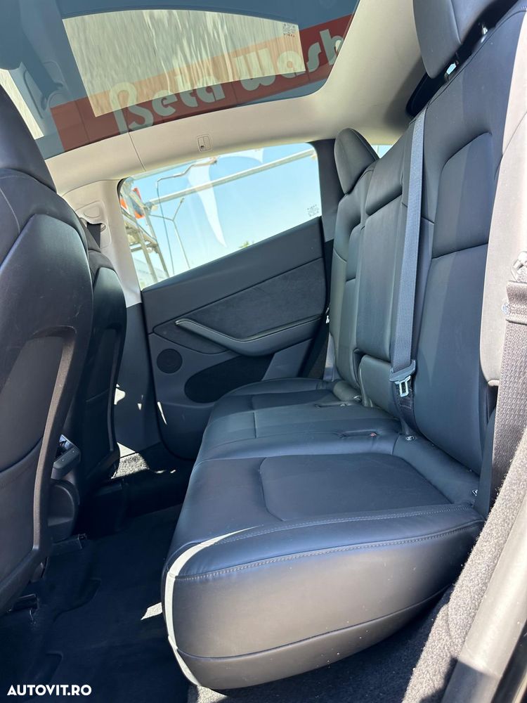 Tesla Model Y - 26