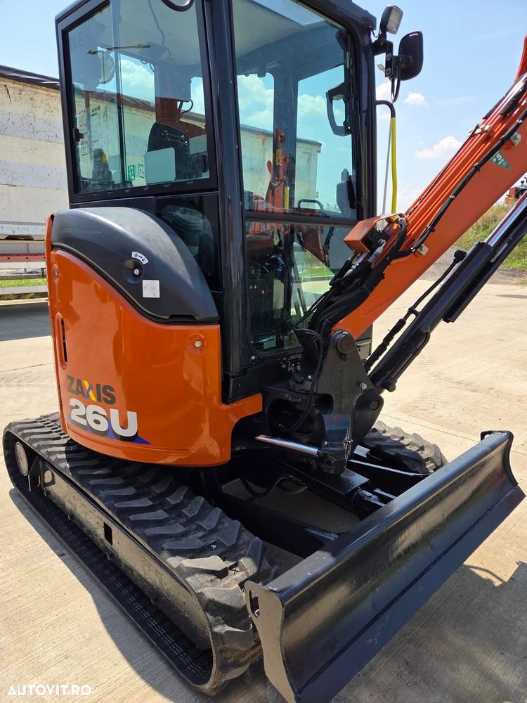 Hitachi ZX26U-6, 2,7tone, 2025, 995h, CUPLA RAPIDA HIDRAULICA+3 CUPE NOI, inst picon pe brate, senile cauciuc 90% ok, latime 1,5m, adancime sapare 3m, ridica 1,7tone, posibilitate leasing 4 ani, CA NOU-PROMOTIE 31.900 EUR+Tva - 35