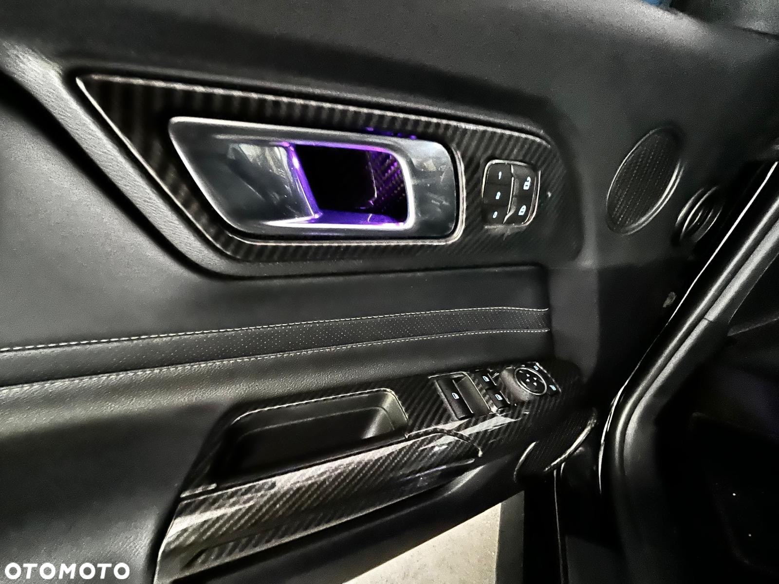 Ford Mustang - 16