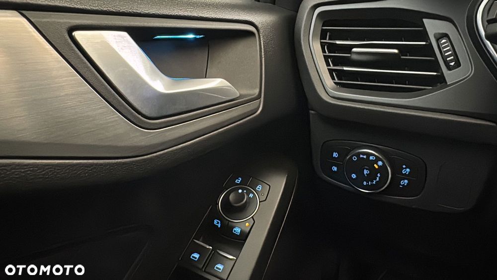 Ford Focus 1.0 EcoBoost mHEV Titanium X - 29