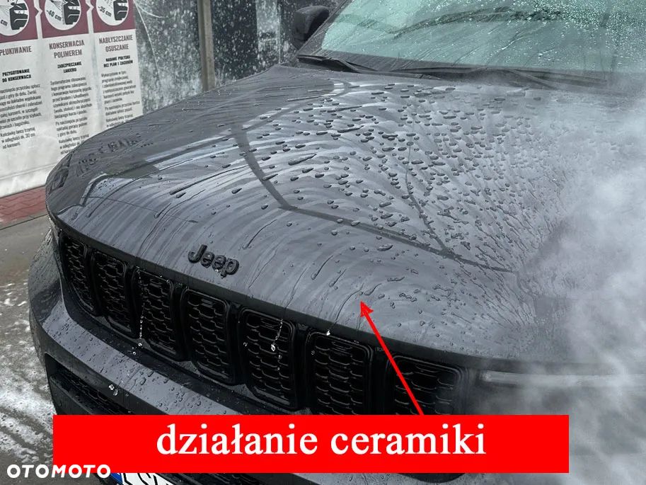 Jeep Grand Cherokee - 24