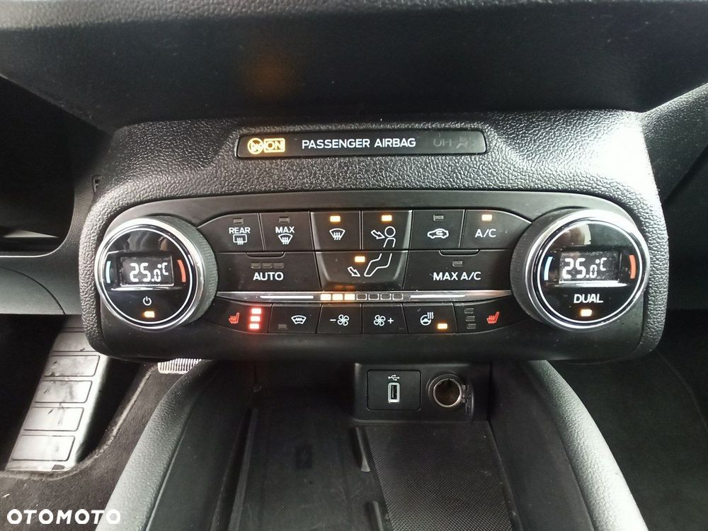 Ford Focus 1.5 EcoBlue Start-Stopp-System TITANIUM STYLE - 14