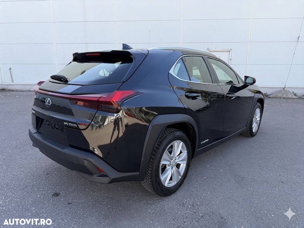 Lexus UX 250h Business Edition - 4