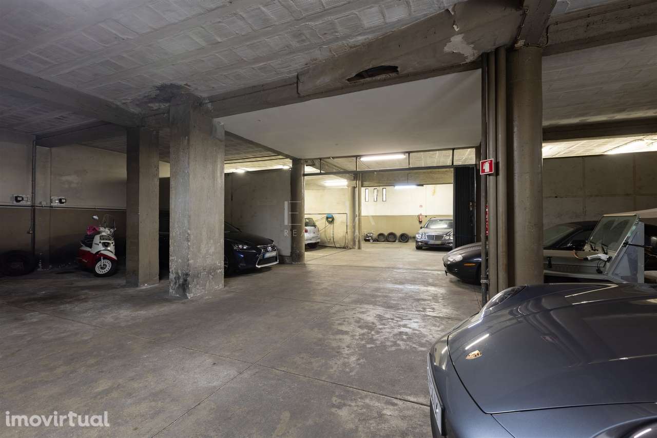 Garagem Recolha 30 Carros Foz do Douro | Garagem Investimento Porto - Grande imagem: 2/18