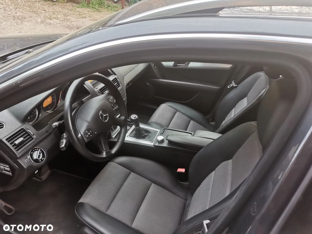 Mercedes-Benz Klasa C 200 CDI DPF BlueEFFICIENCY - 4