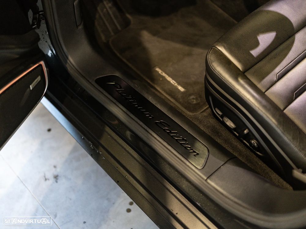 Porsche Panamera Sport Turismo 4 E-Hybrid Platinum Edition - 35