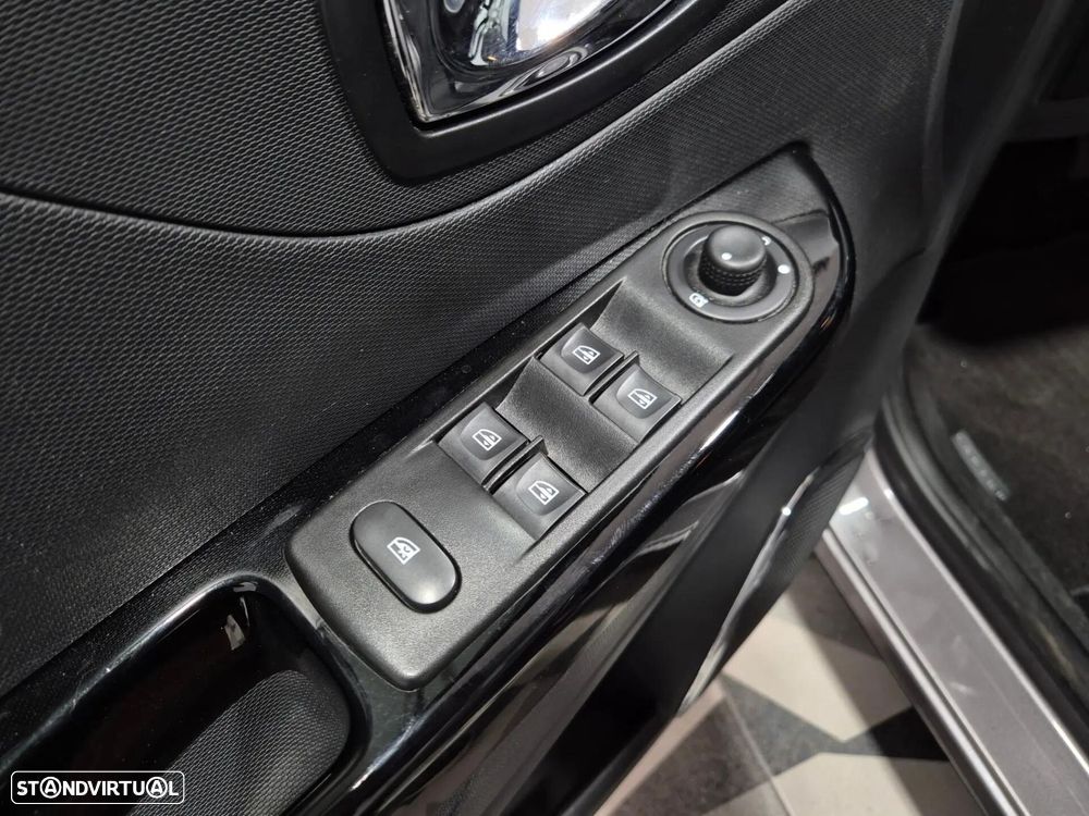 Renault Captur ENERGY TCe 120 EDC Intens - 32