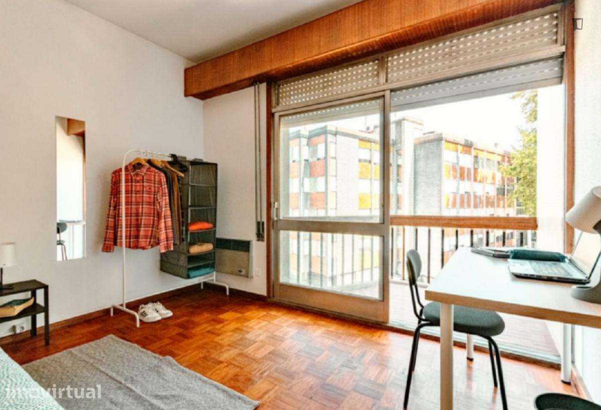 Quarto - localizado em Paranhos Porto - Grande imagem: 3/16