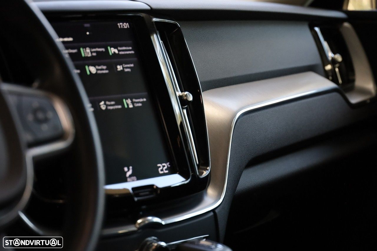 Volvo XC 60 2.0 D4 Momentum Geartronic - 10