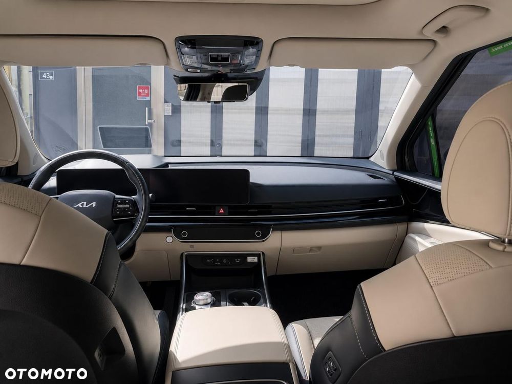 Kia Carnival - 5