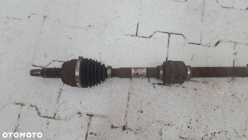 PÓŁOŚ PRAWA HYUNDAI ELANTRA VII 1.6 B AUTOMAT - 2