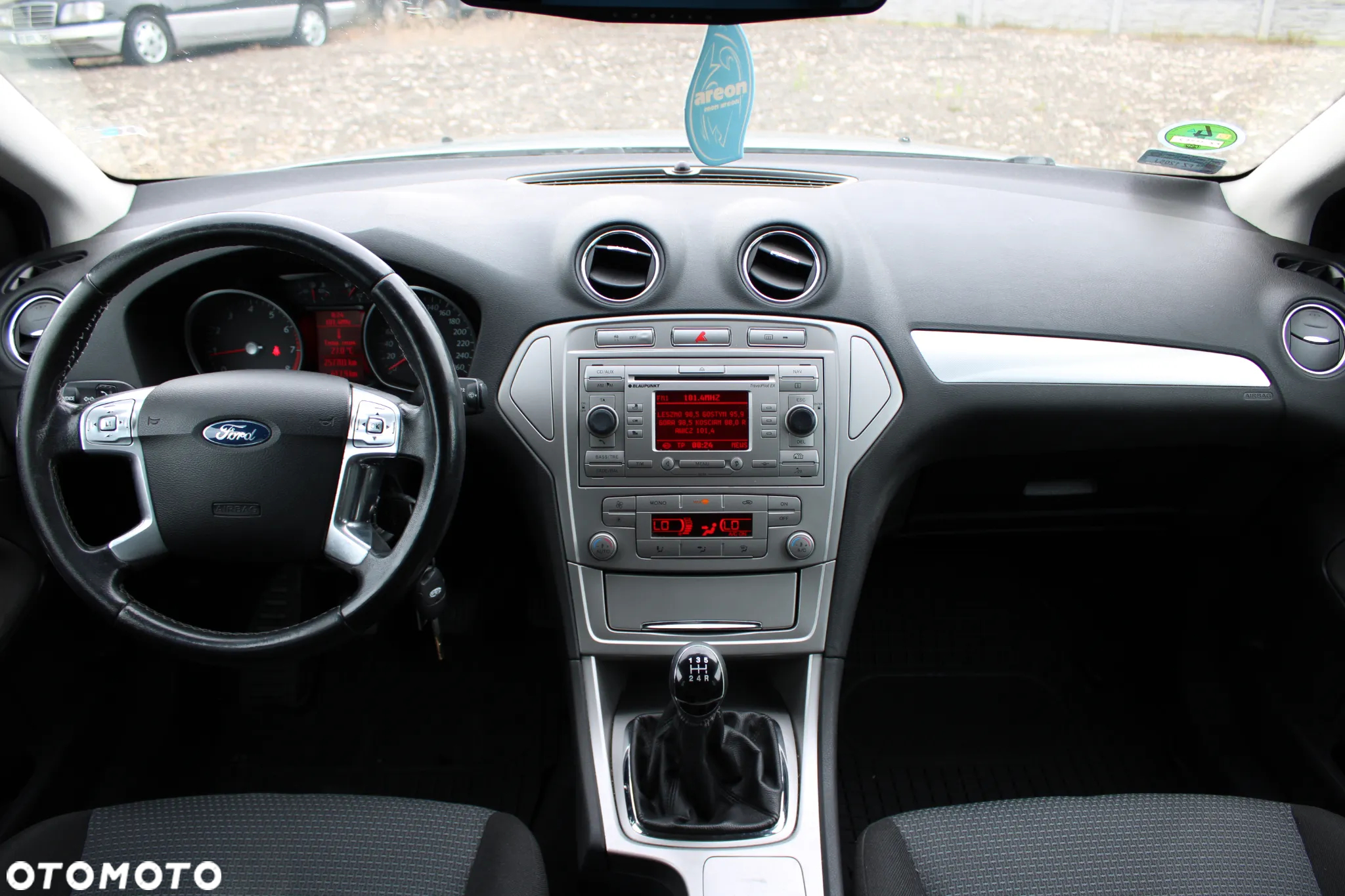 Ford Mondeo 2.0 FF Ghia - 7
