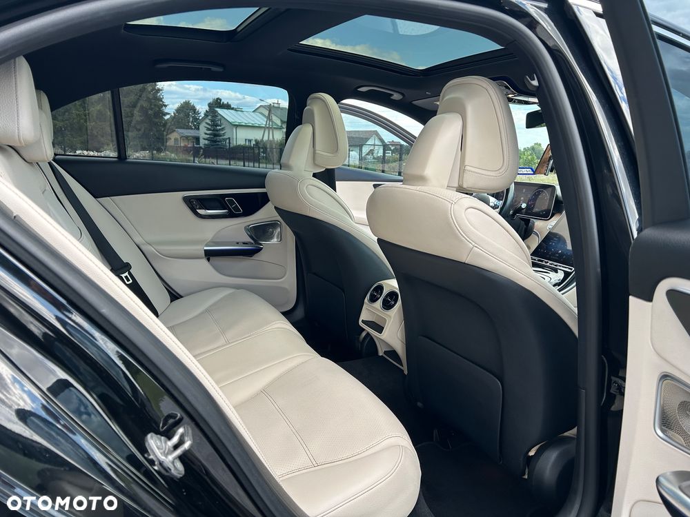 Mercedes-Benz Klasa C 300 9G-TRONIC - 14