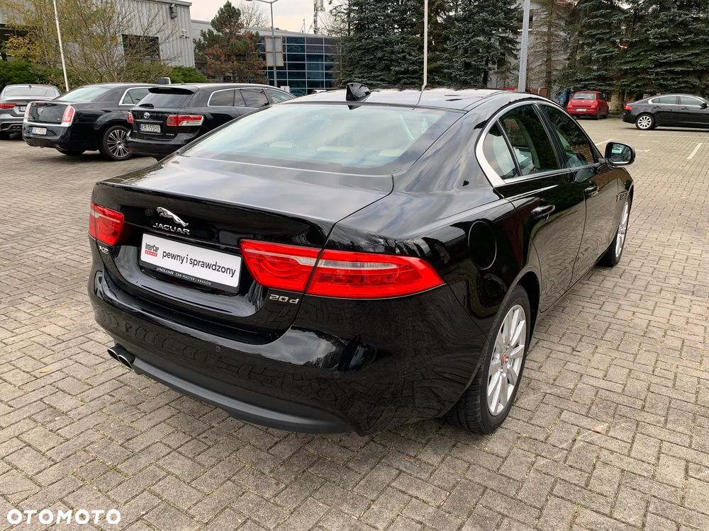 Jaguar XE 2.0 D Prestige - 2