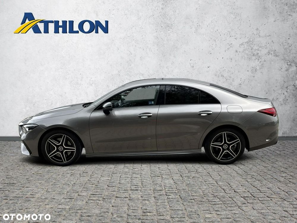 Mercedes-Benz CLA 200 7G-DCT - 2