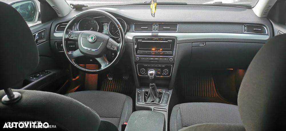 Skoda Superb 2.0 TDI Elegance - 5
