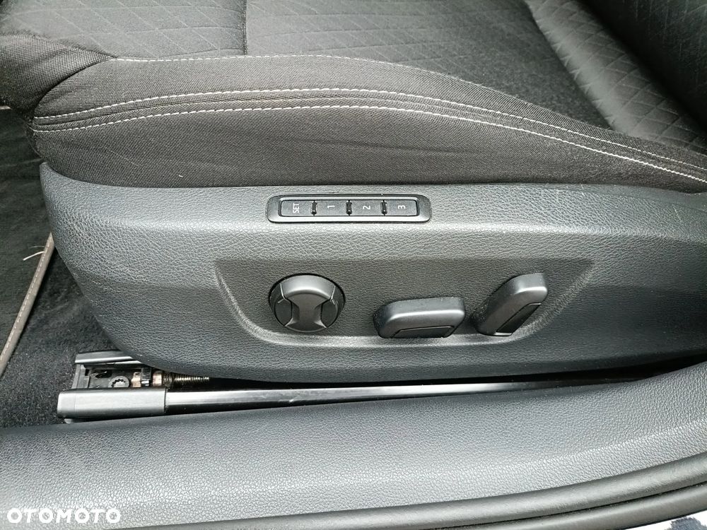 Skoda Superb 2.0 TDI DSG Premium Edition - 18