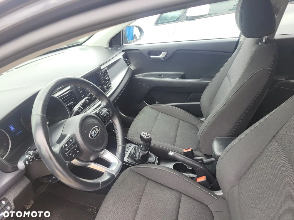 Kia Rio 1.4 L - 12