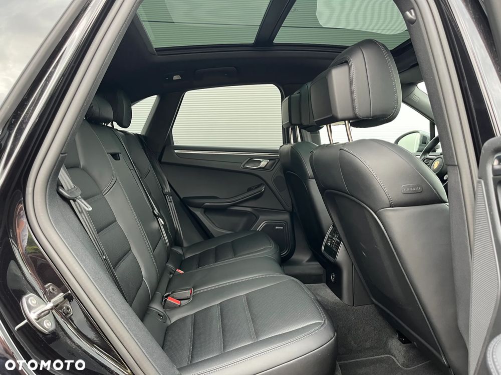 Porsche Macan T - 27