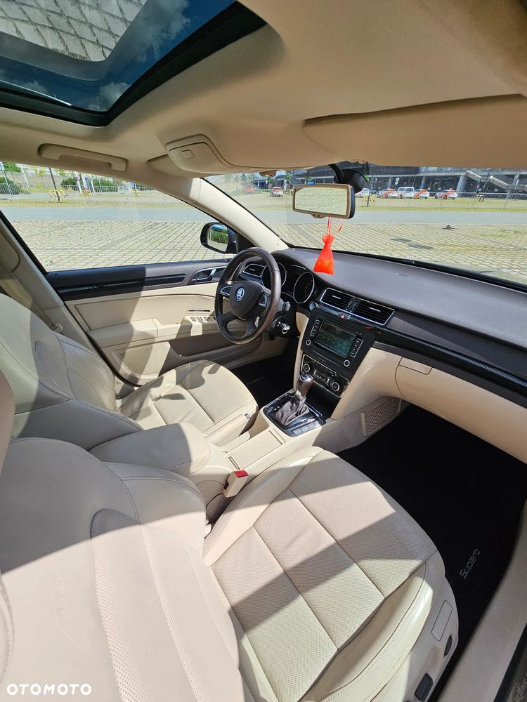Skoda Superb 2.0 TDI L&K DSG - 8