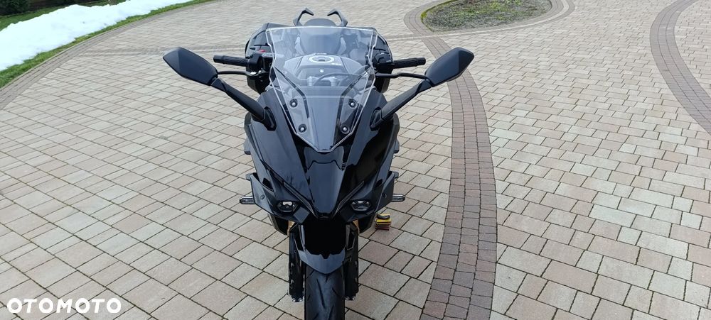 Suzuki GSX - 9