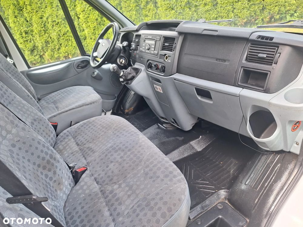 Ford Transit - 11