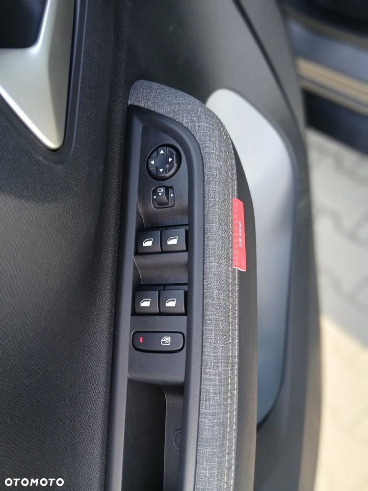 Citroën C3 Aircross Hybrid 145 PLUS - 12