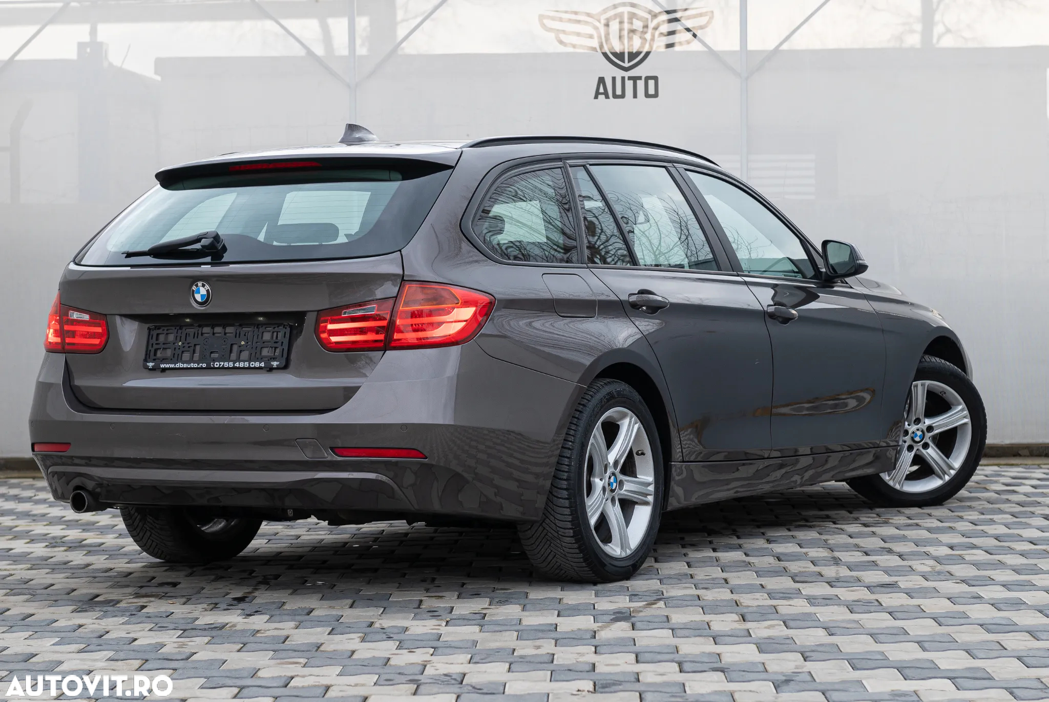 BMW Seria 3 320d Touring Aut. - 10