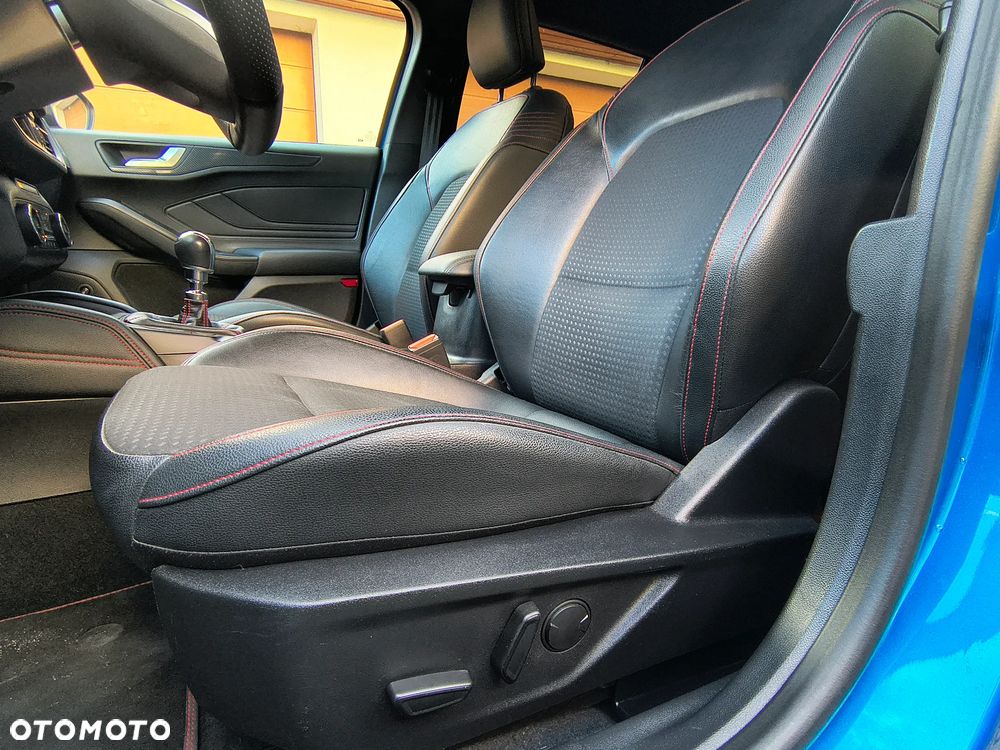 Ford Focus - 11