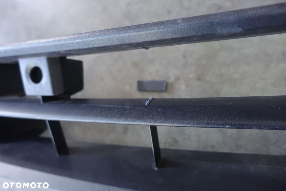 KRATKA ZDERZAKA ŚRODKOWA VW ID 3 ID.3 - 5