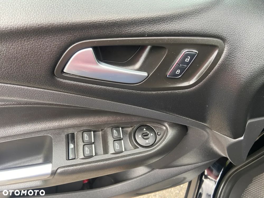 Ford Kuga - 26